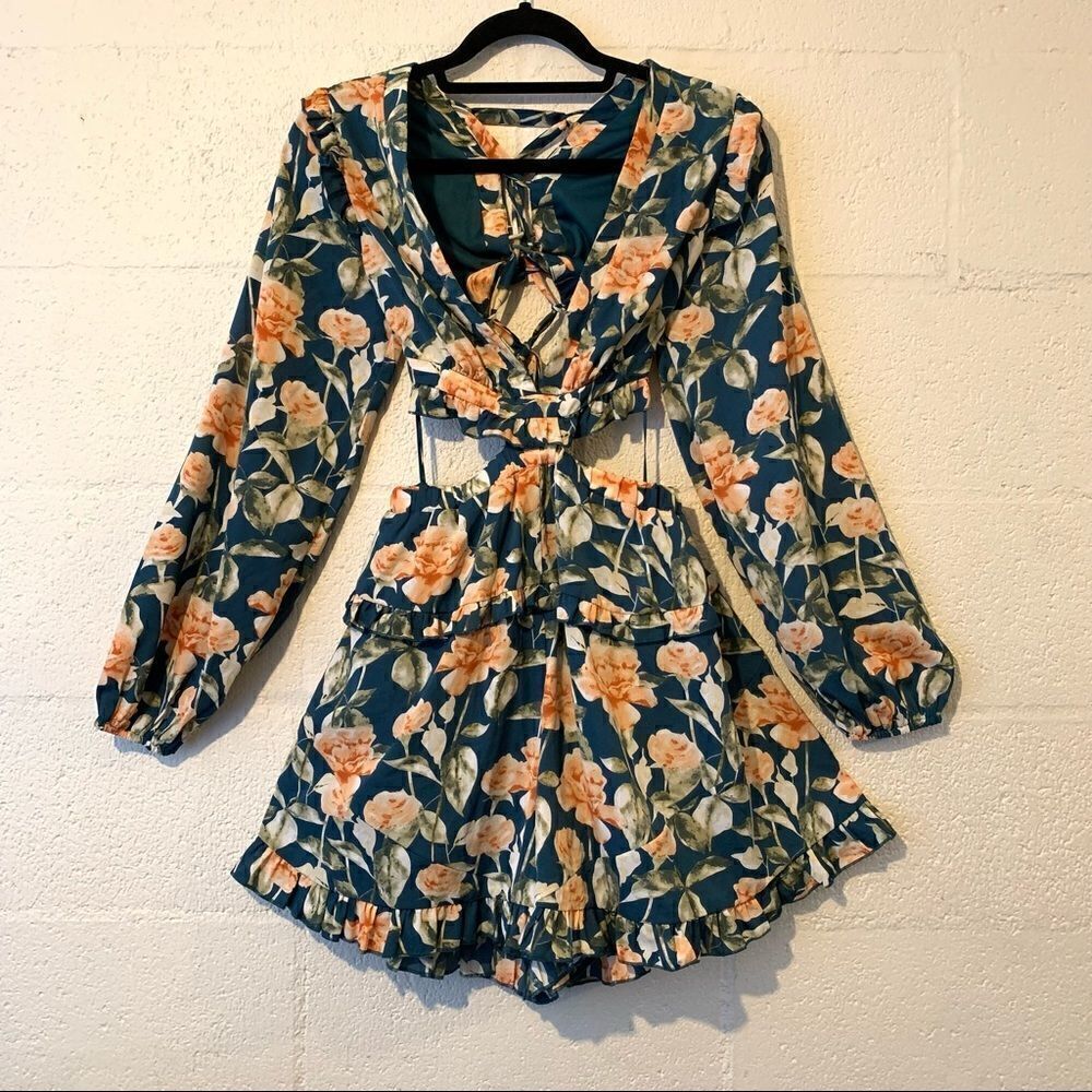 Luxxel Floral Cutout shorts romper Small